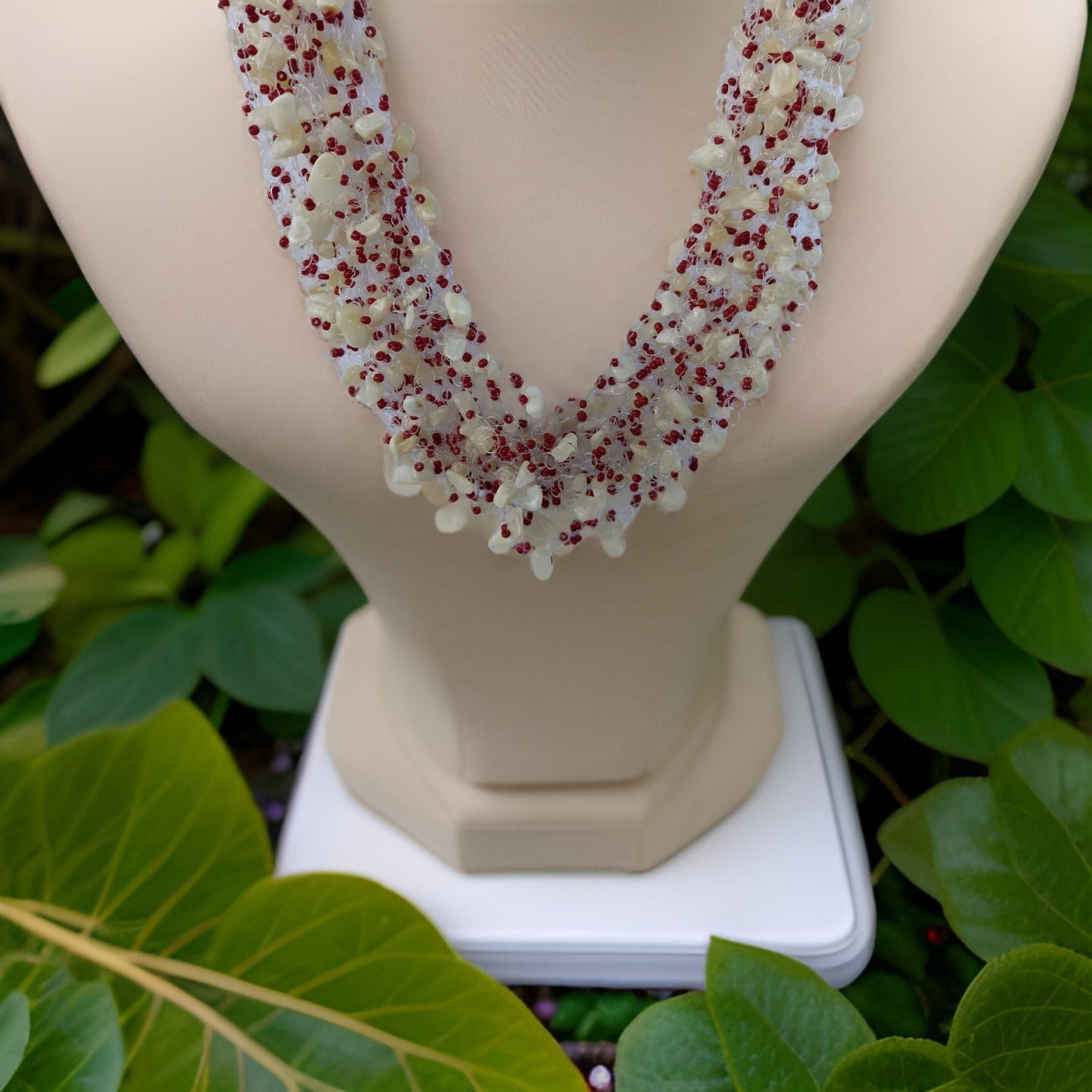 Red and White Natural Stones and Beads Air Necklace - Bridal Jewelry - Handcrafted Elegance - Unique Statement Piece for Special Occasions