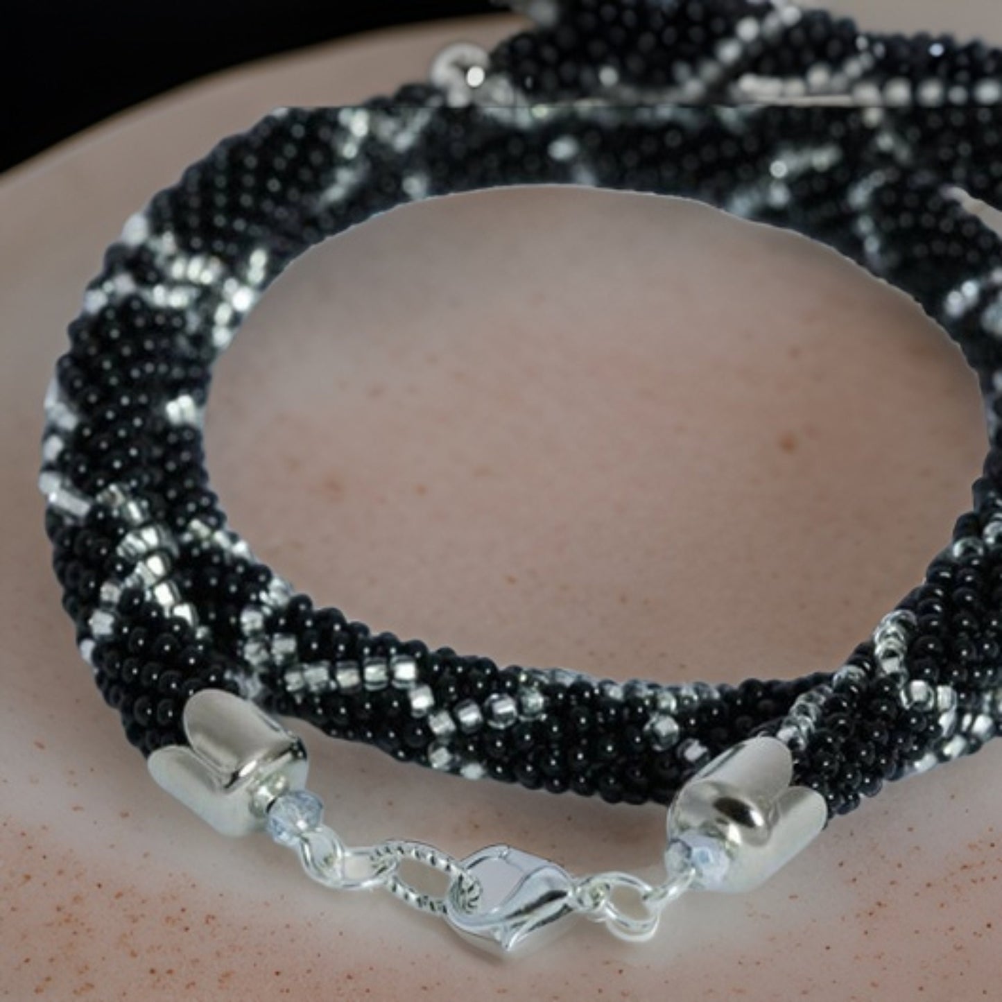 Black Beaded Lightning Necklace - Elegant Rope Design for a Chic Look