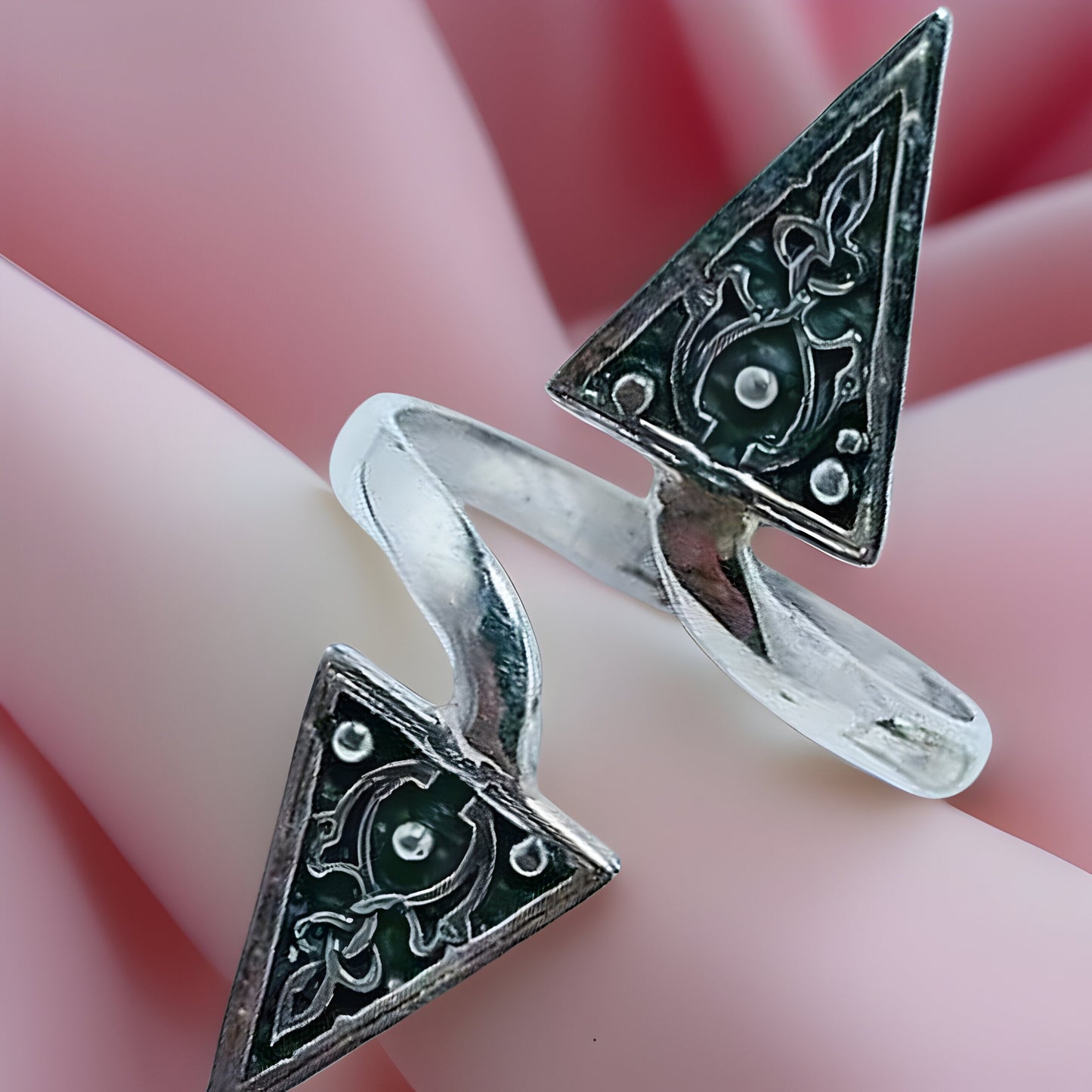 Adjustable Silver Filigree Triangle Wrap Ring - Stylish and Versatile